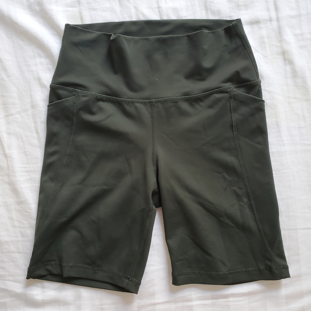 Pocket athletic shorts